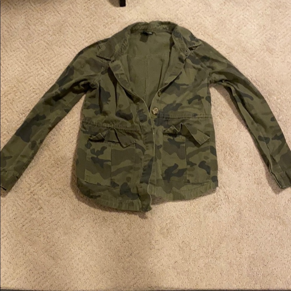 I am selling a camo jacket.